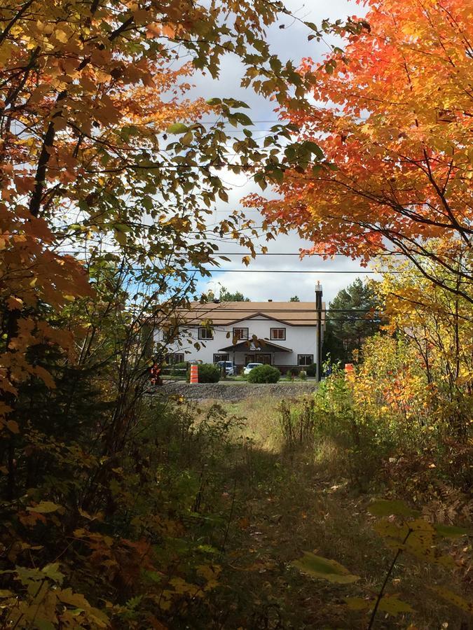 Auberge Motel Drakkar Shawinigan Exterior photo